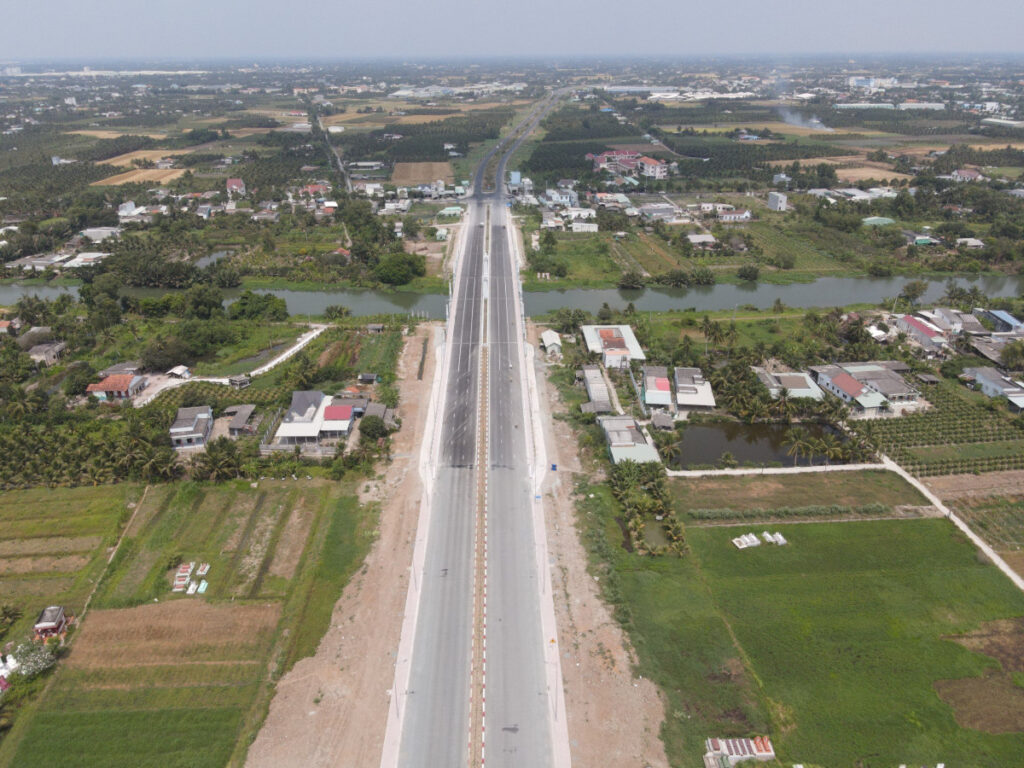 Hình hài tuyến đường ngàn tỉ hiện hữu sau nhiều năm thi công